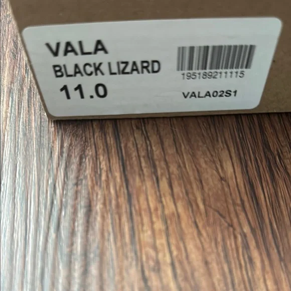 Steve Madden Black Heels Classic Pointed-Toe Pumps - Picture 2 of 4